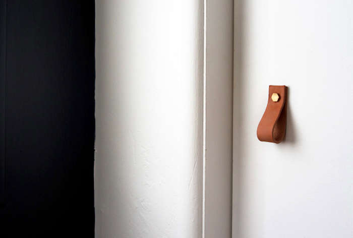 10 Easy Pieces: Leather Cabinet Hardware: Remodelista