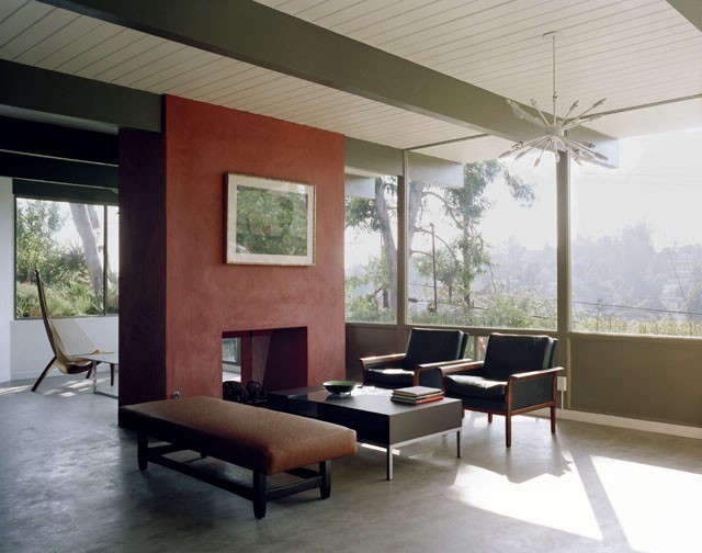  Wakeland/Garcetti Residence &#8\2\1\1; Living Room Fireplace Photo: Michael Moran