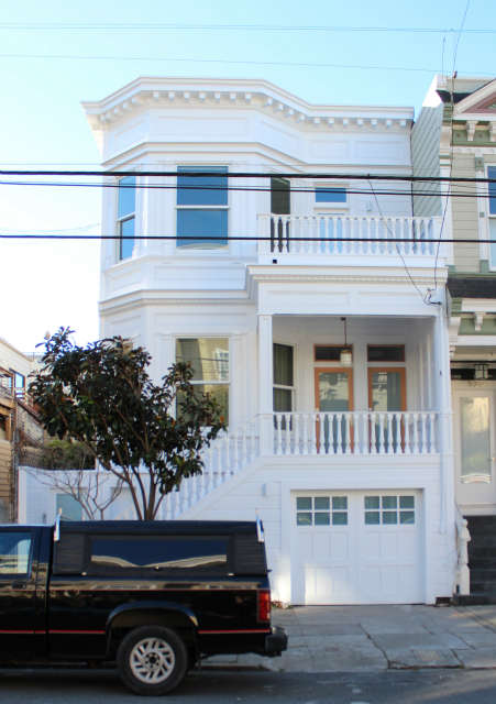  San Francisco Facade Restoration &#8\2\1\1; This Edwardian had been stripped of its detail and covered in stucco. The new trim details were drawn from neighboring homes. Crisp white paint, Douglas fir doors, and a reclaimed marine light add a subtle modern touch.