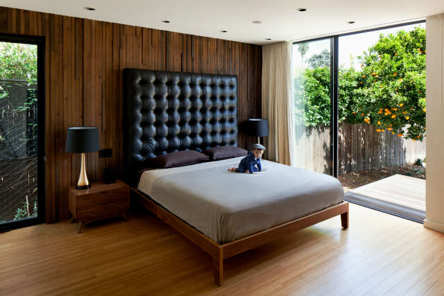  Hollywood Bungalow Master Bedroom Photo: Nicholas Alan Cope
