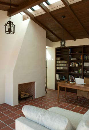 La Mesa Living Room and Fireplace