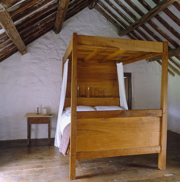  Four Poster Bed designed by Hackett Holland
