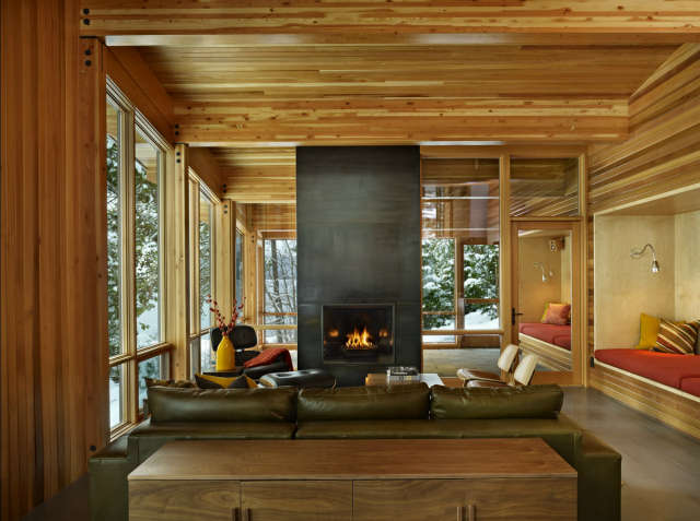  North Lake Wenatchee Cabin Living & Dining: Rustic. Modern. Cozy. Sophisticated. This mountain retreat was designed to bridge two worlds with natural ease. For more, select &#8\2\20;N. Lake Wenatchee&#8\2\2\1; at http://www.deforestarchitects.com/pages/rural.htm. Photo: Ben Benschneider