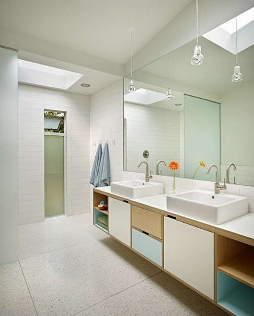  Lakewood Mid-Century Bathroom
