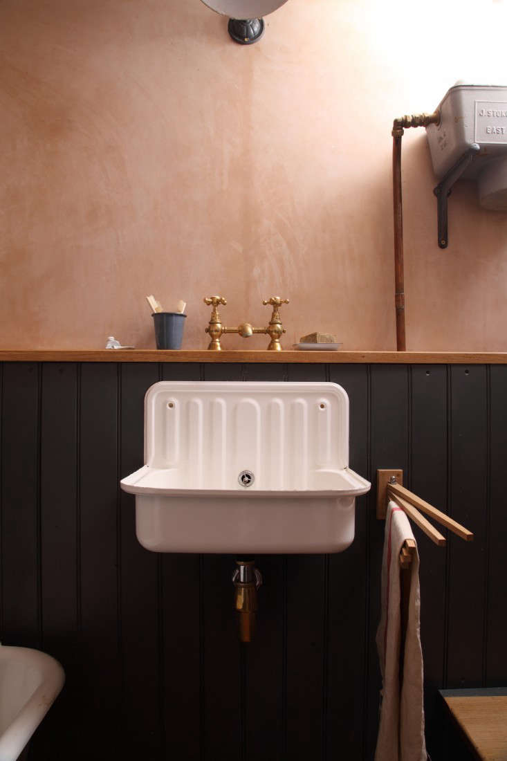 Bathroom of the Week: A Vintage-Inspired Bath in London (Made with Salvaged Materials)