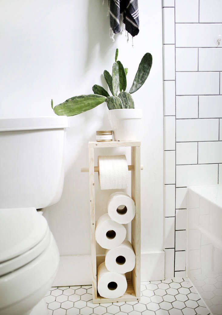 DIY toilet paper stand via The Merry Thought blog. 