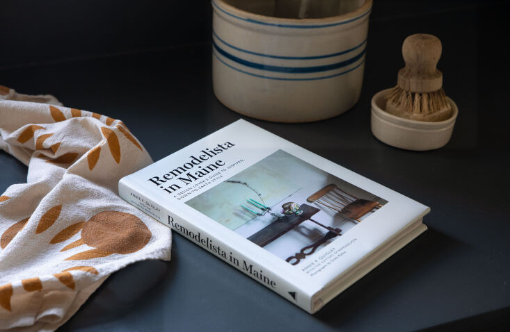 Remodelista in Maine. At left is one of the DIY projects from the book: a modern Moses Eaton-inspired kitchen towel. Photograph by Justine Hand for Remodelista.