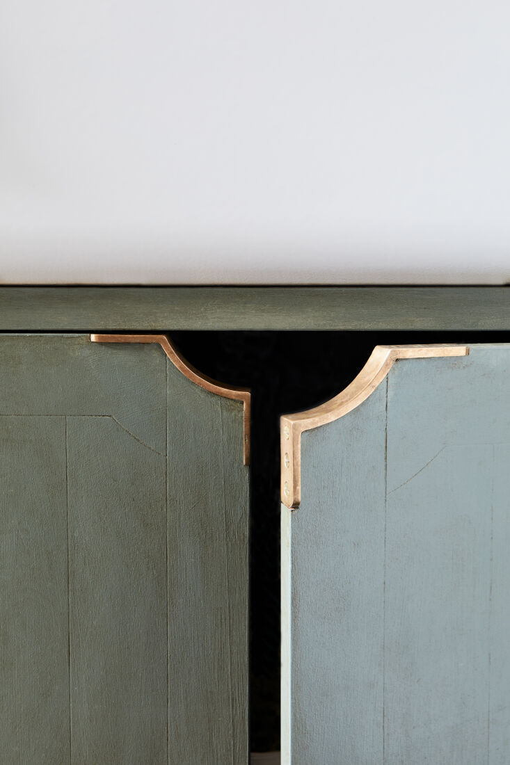Bronze moray drawer pulls by Mark Lewis Design, London.