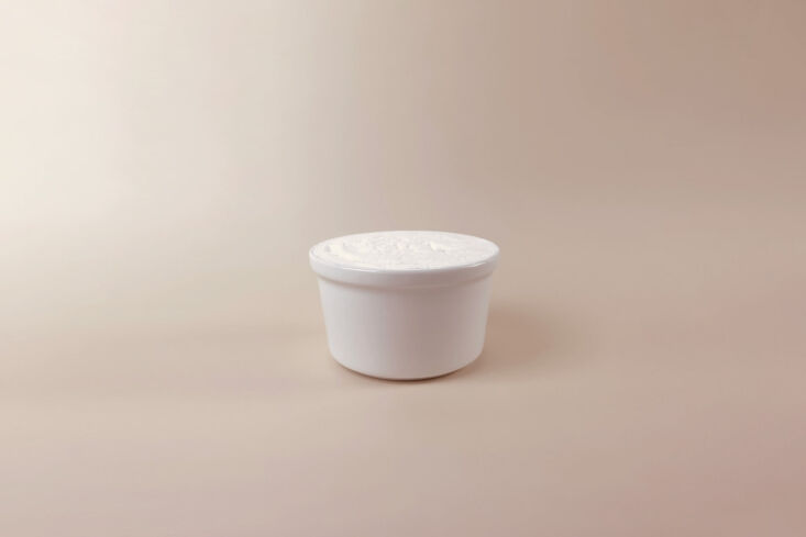 dish soap round porcelain bowl 93