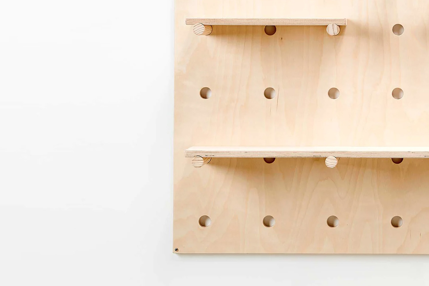 George & Willy Wooden Pegboard