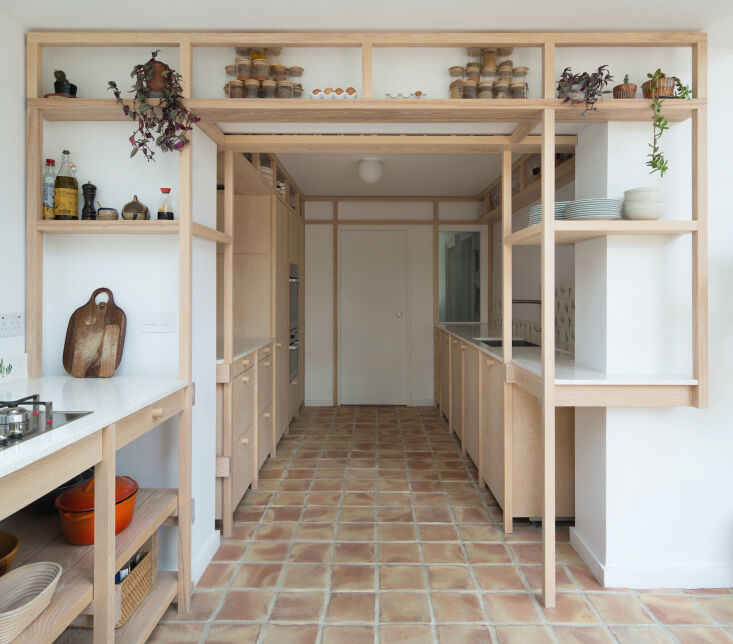 caulfeild house kitchen by brisco loran 23