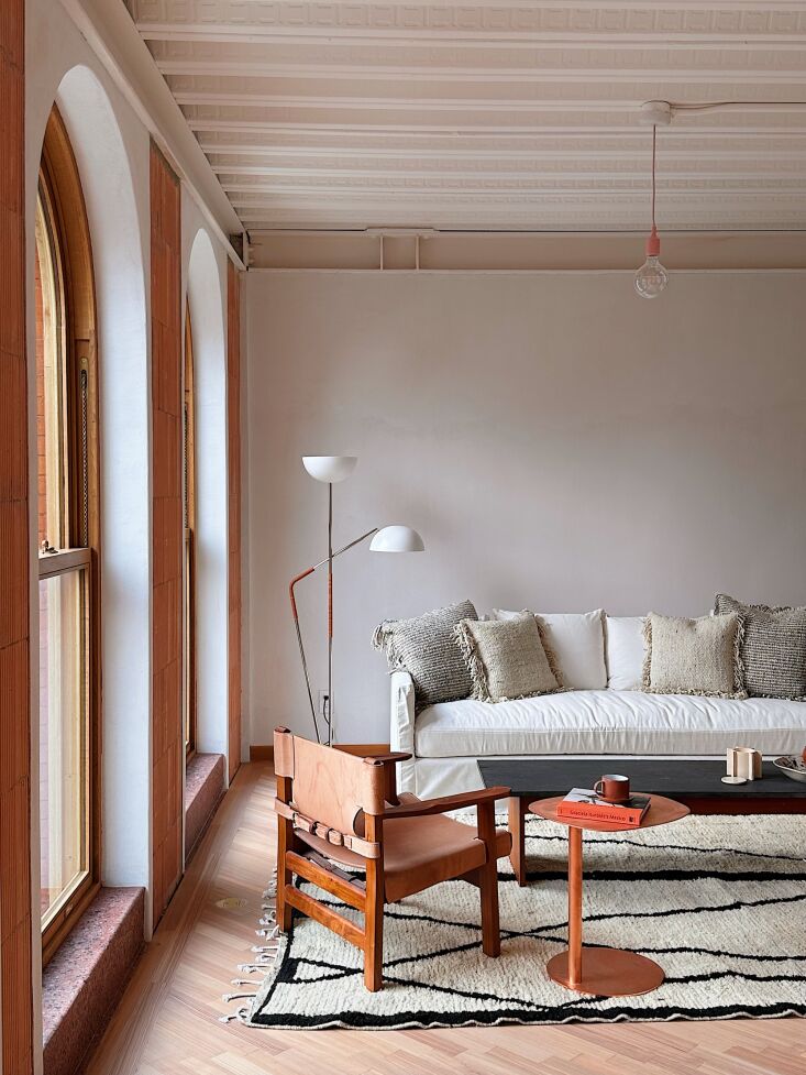 &#8220;with the lime plaster walls and arches, there’s a softness  9