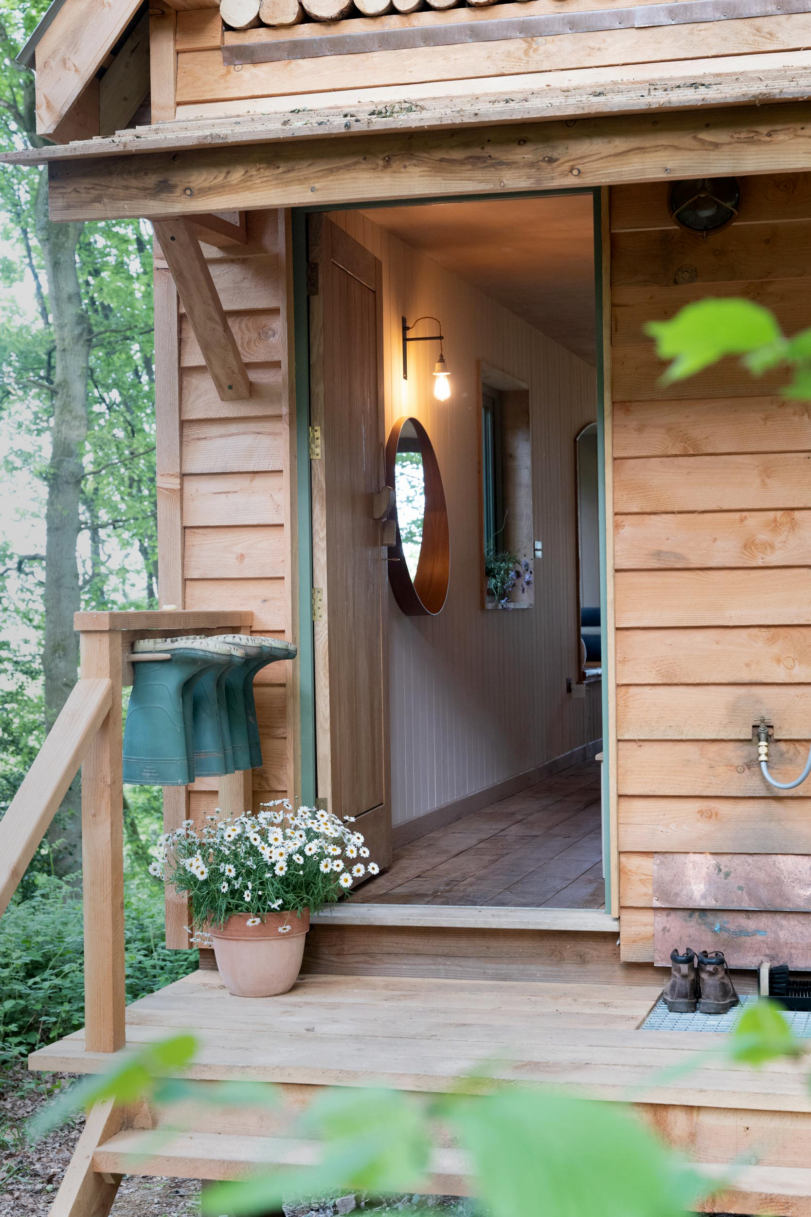 Entry to The Quist, a tree cabin rental in Herefordshire, England. Luke Atkinson photo.