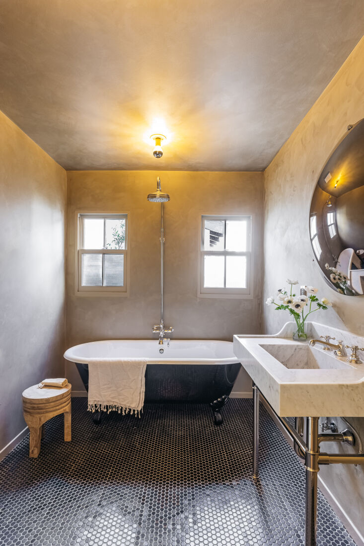 Baño la tudor especificaciones remodelado por ome dezin. Foto de Christopher Lee. 10