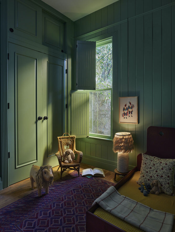 rich colors in the kids&#8\2\17; bedroom. the walls are painted in farrow & 29