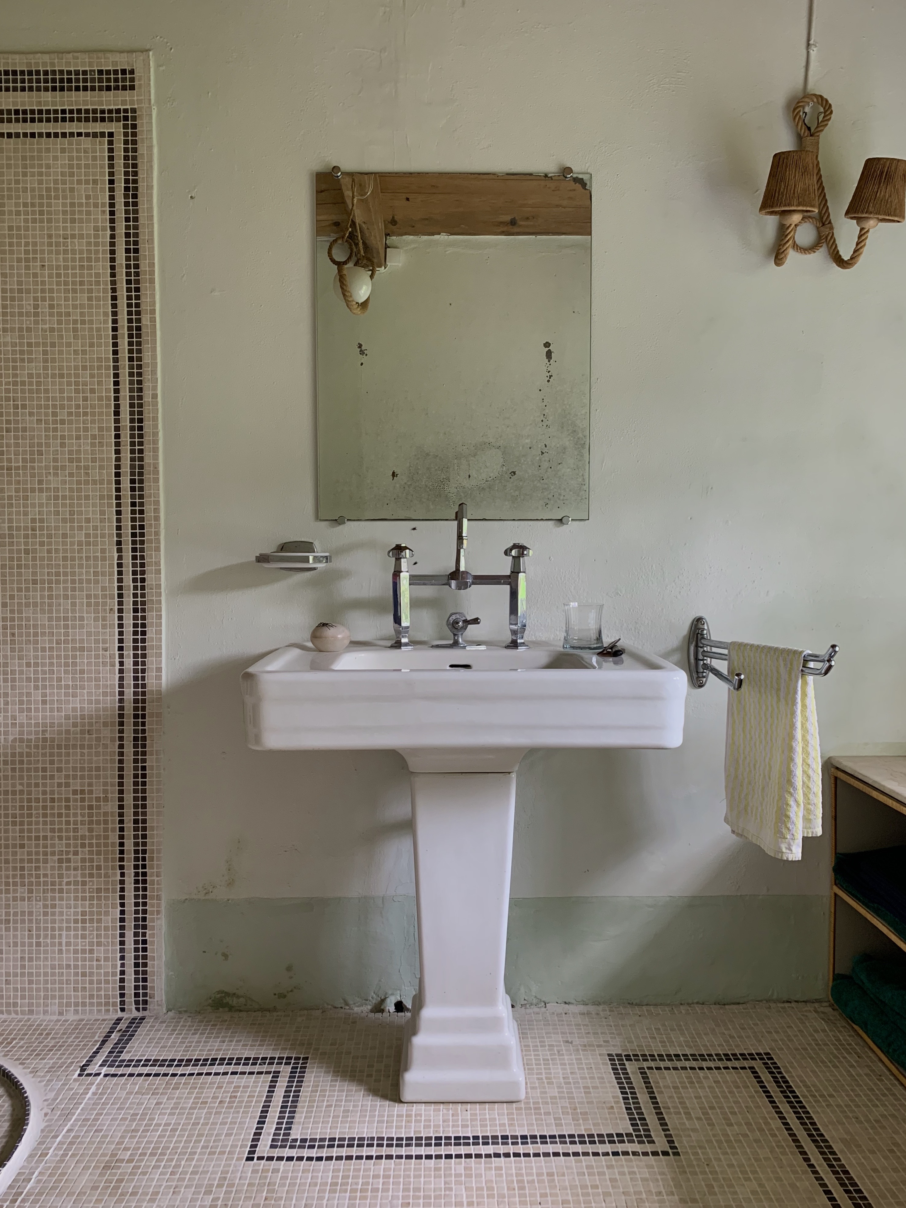 bathroom atelier vime farmhouse in brittany. 192