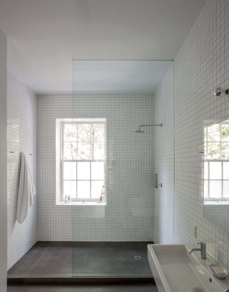 a fernlund + logan shower from nordic beauty: a brooklyn townhouse reinvented w 24