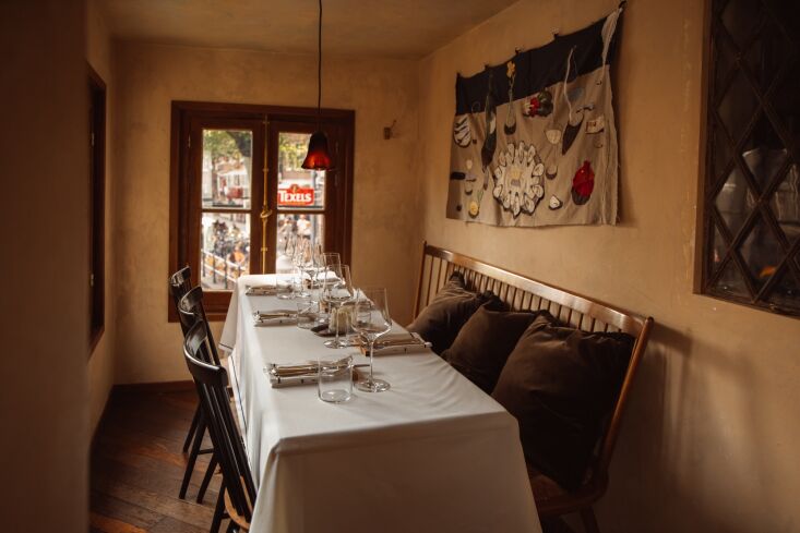 andrew pierce scott tapestry in trees restaurant amsterdam. sophia van den hoek 0