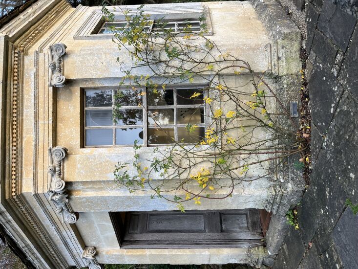 \2\20;Since September, I\2\17;ve been racing to visit gardens all over England as the light fades and colour disappears. Iford Manor was spectacular even in December, revealing the interests of its architect-creator, Harold Peto, and not the greatest hits (wisteria, martagon lilies), which were there before he arrived in \1899. The focus was on the structure and structures that he added, which he made to house and display his \2\16;stuff\2\17;. Put together with unerring taste. A real treat.\2\2\1; \2\1\1; Kendra