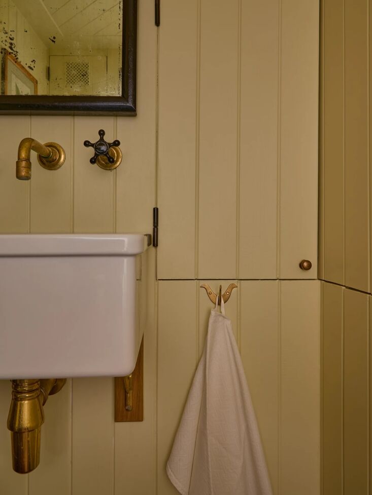 beata heuman pigeon hook 15