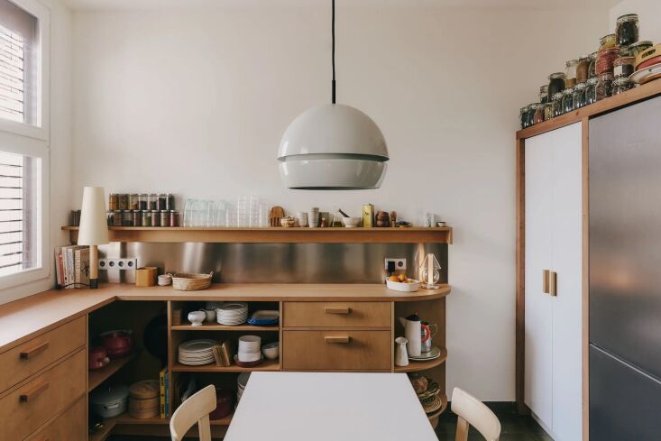 muñoz\2\17;s favorite element is this little breakfast corner with its 20