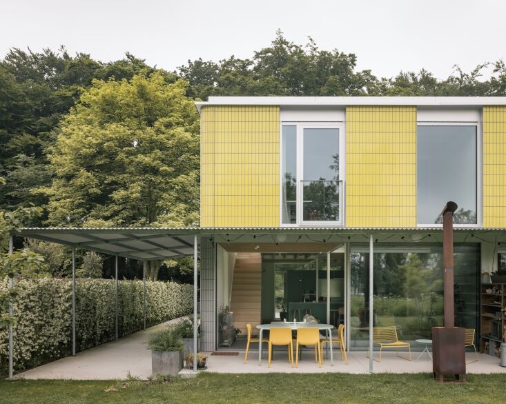 when neighbors saw the exterior tiles, they dubbed the house the swimming pool. 18