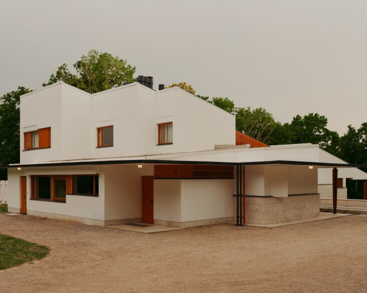 maison louis carré is oriented to follow the land—its stepped terraces and l 17