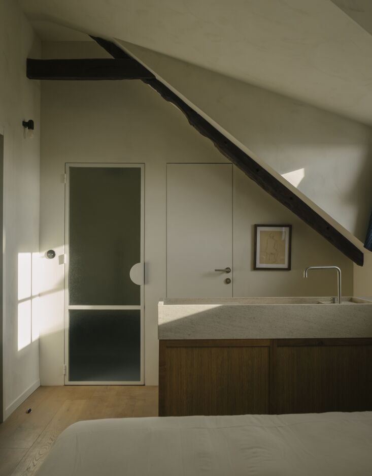 like the first floor apartment, the second floor is a 43 square meter space. th 26