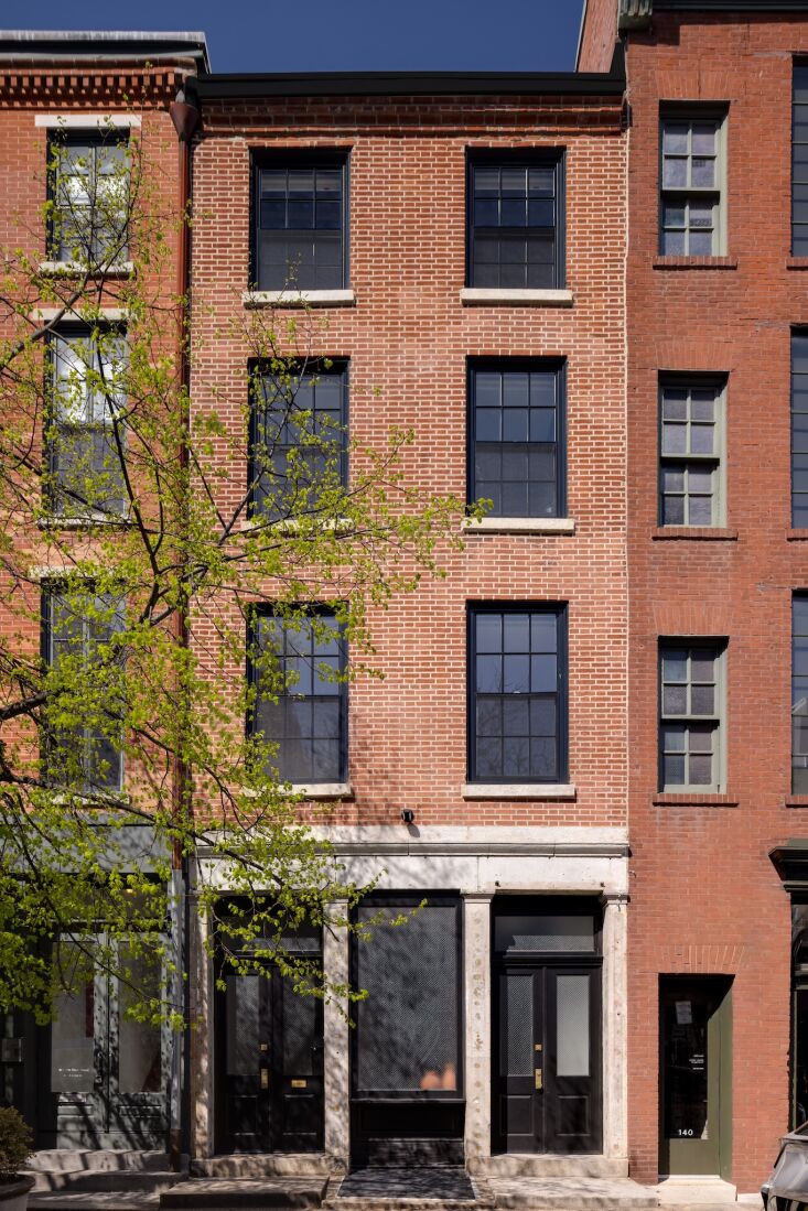 Casa adosada para vivir y trabajar en Filadelfia renovada por kaminski + pew. 0