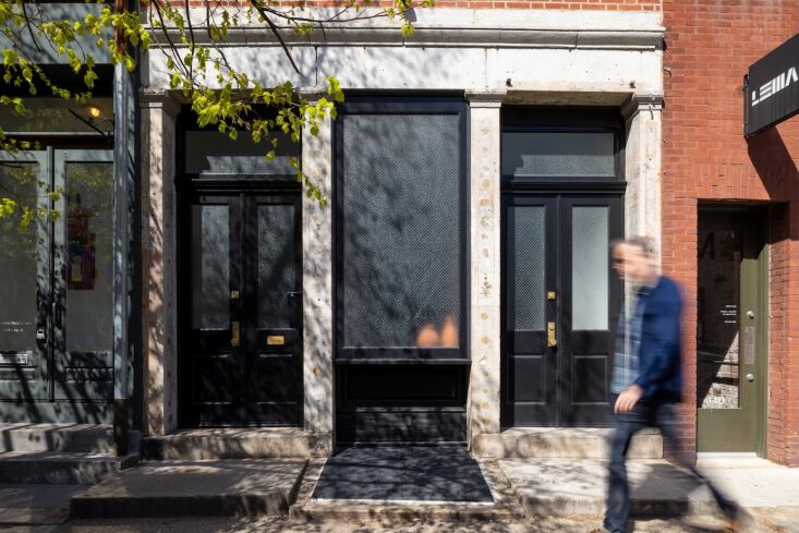 Casa adosada para vivir y trabajar en Filadelfia renovada por kaminski + pew. 1