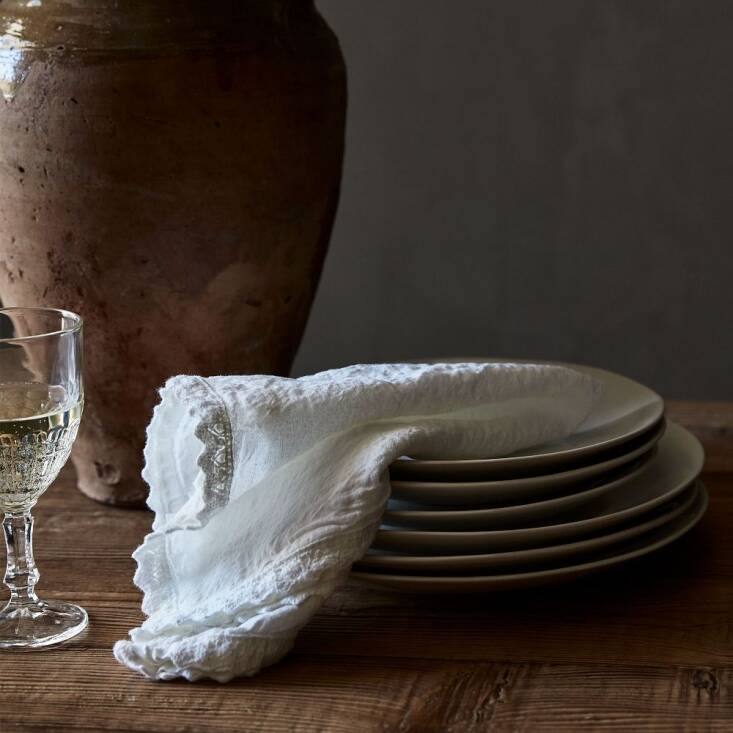 we may have found the most perfect linen napkins for summer soirees. no notes.  22