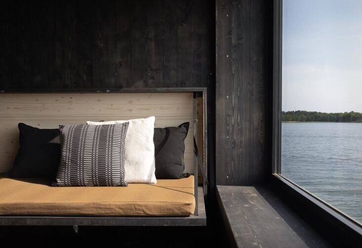 (so does a pull down reading spot in the grey house.) 20