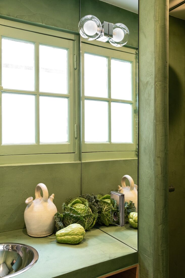 borgia grew up in her family\2\17;s house in corsica, where every room w 23
