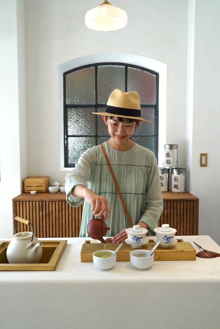 arwen grew up in alishan, one of taiwan\2\17;s most celebrated tea regio 23