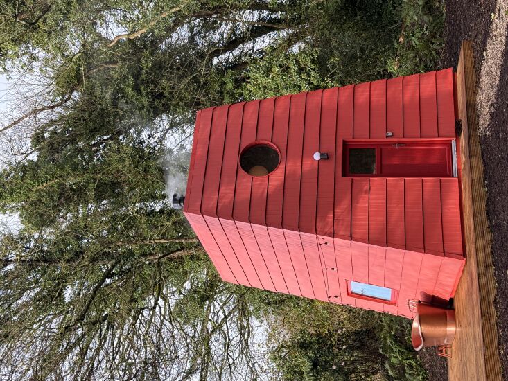 samsú cucu digital detox rental cabin in ireland. 6