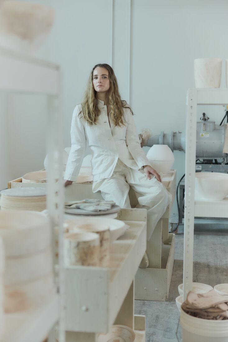 Retrato de estudio de Simone Bodmer Turner por Mills Gispers. 0