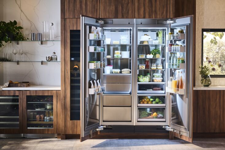 dacor’s built in refrigeration has a fully wrapped stainless steel interior a 19