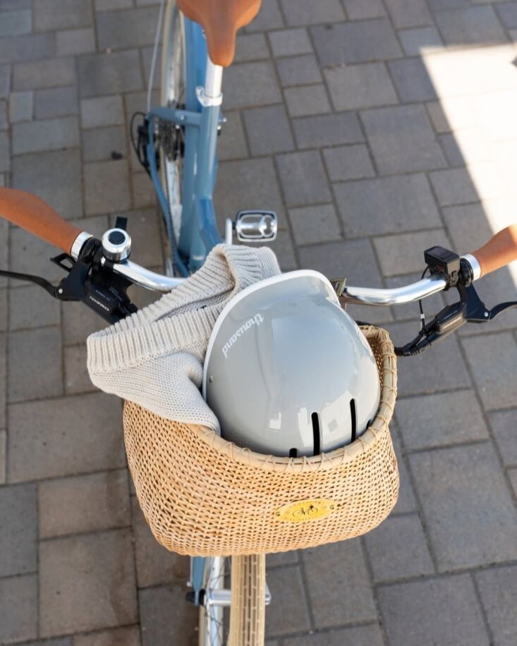 \2\20;i recently spotted this adorable bike basket from nantucket bike b 28