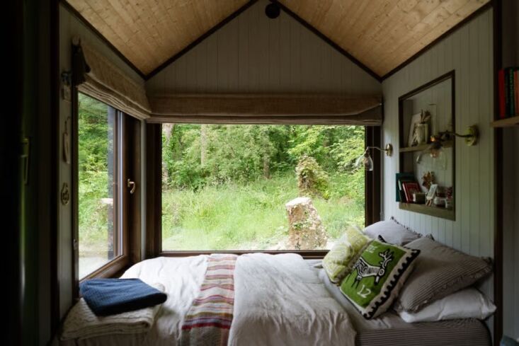 duchas digital detox cabin in ireland available for stays from samsú. 20