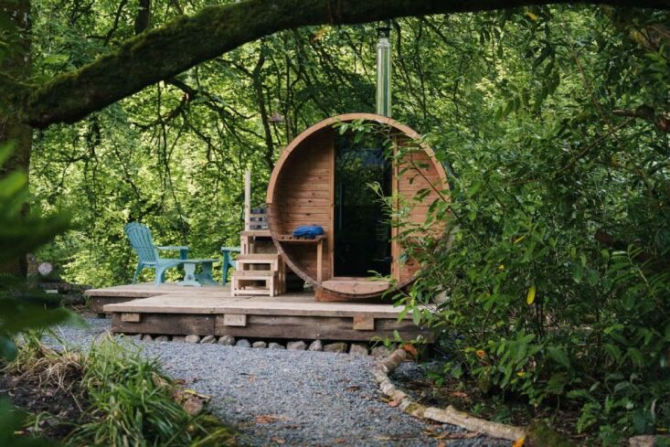 duchas digital detox cabin in ireland available for stays from samsú. 21
