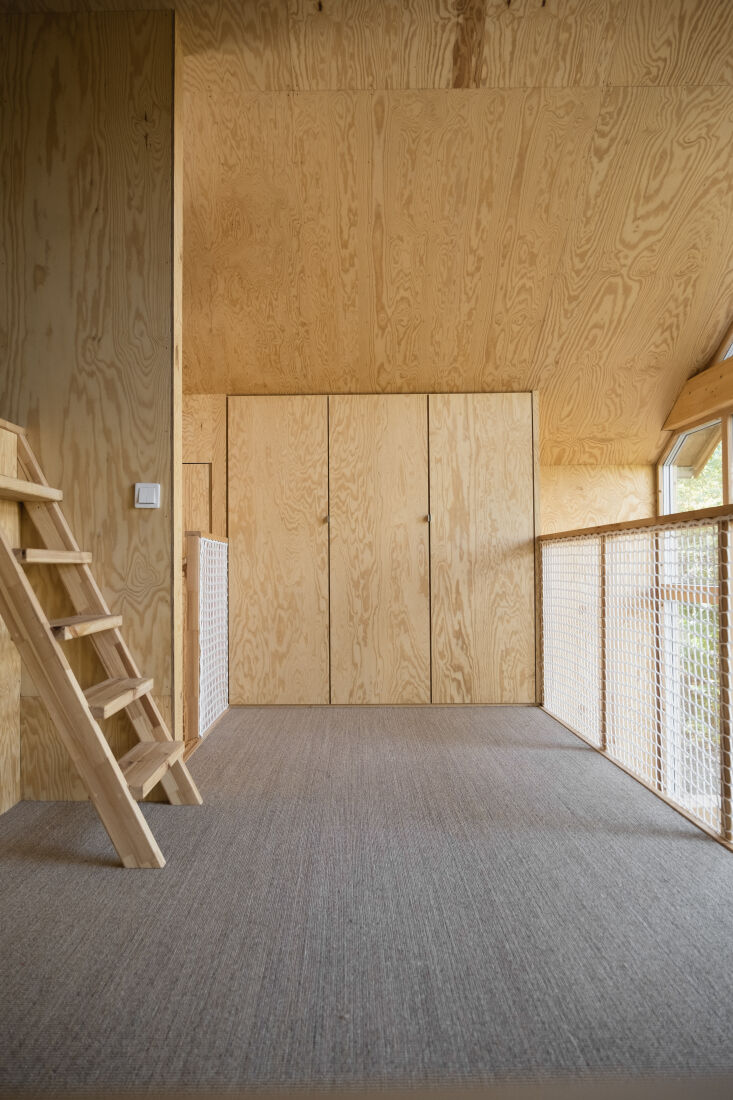 built in storage cabinets throughout \2\20;swallow\2\2\1; just ab 29