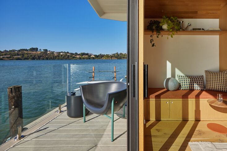 With code GARDENISTA\20, extend Galanter & Jones\2\16; up-t0-\20-percent-off Fall Pre-Sale through October 6. Good on their Kosmos (pictured) and Apollo collections. The heated seating (warms up to \1\20°F) comes with a three-year warranty. Photograph by Laure Joliet, courtesy of Galanter & Jones.