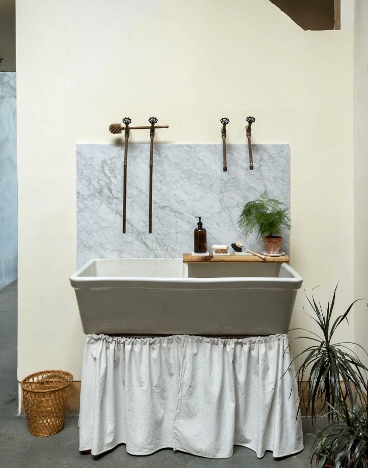 architects thom dalmas and bretaigne walliser of tbo created this setup in thei 29