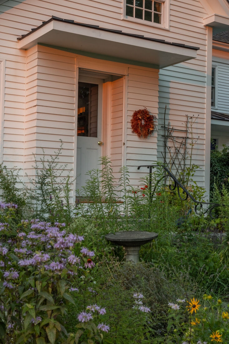 hanna also has a knack for native gardening. 18
