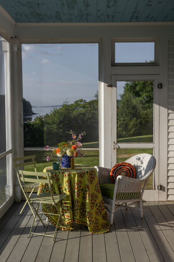 porch and breakfast table, with tablecloth from block shop\2\17;s new sh 27