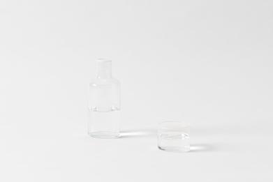 https://www.remodelista.com/ezoimgfmt/media.remodelista.com/wp-content/uploads/2013/01/march-clear-white-rim-murano-glass-carafe-drinking-set.jpg?ezimgfmt=rs:392x261/rscb4