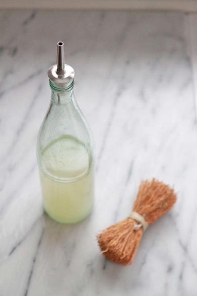 https://www.remodelista.com/ezoimgfmt/media.remodelista.com/wp-content/uploads/2016/07/DIY-natural-dish-soap-finished-by-Justine-Hand-for-Remodelista-733x1100.jpg?ezimgfmt=rs:392x588/rscb4