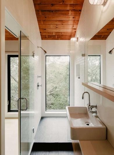 https://www.remodelista.com/ezoimgfmt/media.remodelista.com/wp-content/uploads/2017/08/malcolm-davis-master-bathroom-wood-ceiling-walk-in-shower-window-733x996.jpg?ezimgfmt=rs:392x533/rscb4