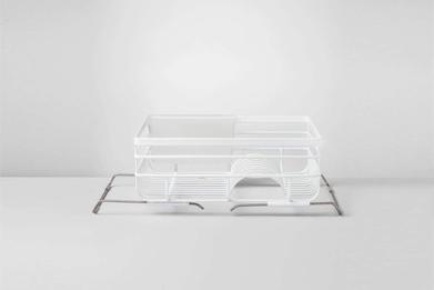 https://www.remodelista.com/ezoimgfmt/media.remodelista.com/wp-content/uploads/2018/06/made-by-design-wire-dish-rack-over-the-sink.jpg?ezimgfmt=rs:392x261/rscb4