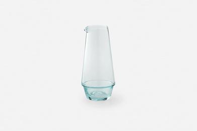 https://www.remodelista.com/ezoimgfmt/media.remodelista.com/wp-content/uploads/2022/12/schoolhouse-recycled-glass-carafe.jpg?ezimgfmt=rs:392x261/rscb4